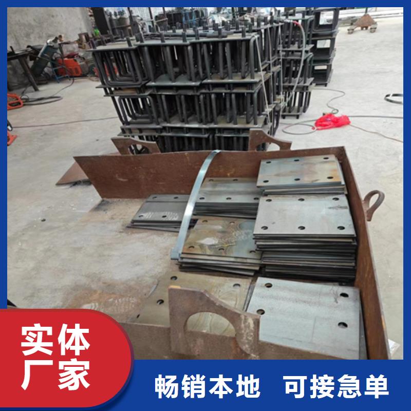 不銹鋼復(fù)合管護(hù)欄_天橋欄桿實(shí)力才是硬道理