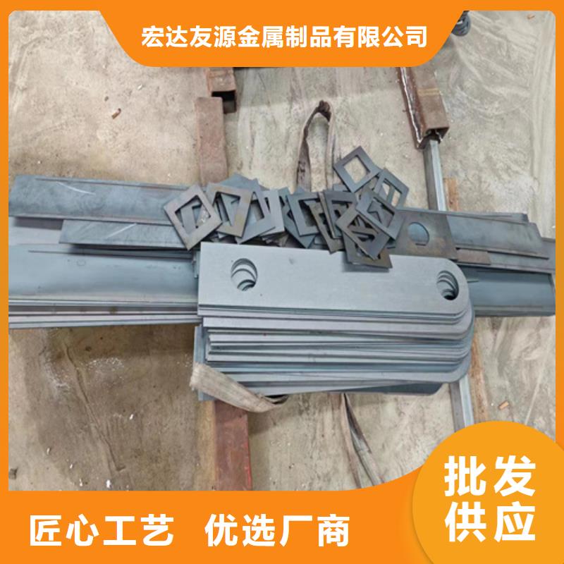 不銹鋼橋梁護(hù)欄復(fù)合管防撞欄桿廠家一對(duì)一為您服務(wù)
