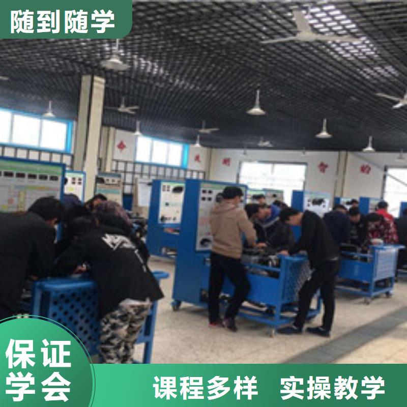汽修培訓哪里有挖掘機鏟車叉車駕駛學校手把手教學