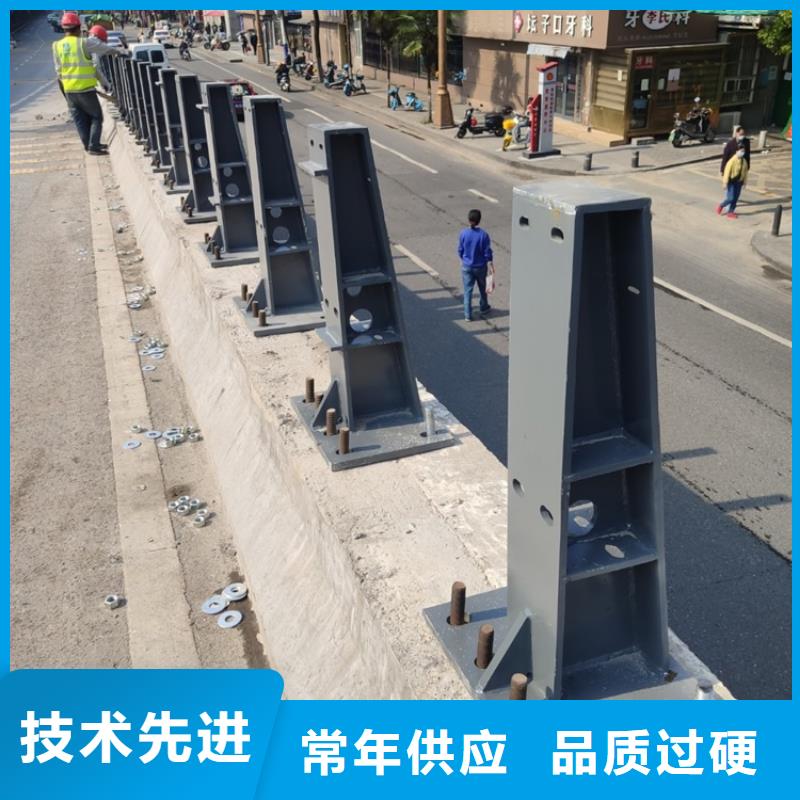 高架橋機(jī)動(dòng)車(chē)道護(hù)欄施工簡(jiǎn)便