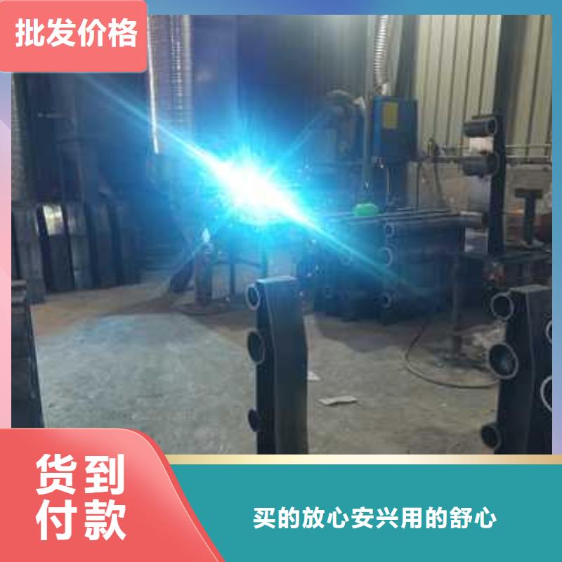 不銹鋼復合管防撞護欄_防撞護欄立柱安裝簡單