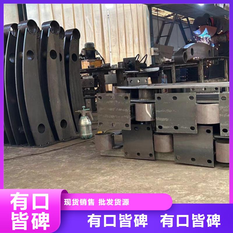 人行道護(hù)欄實(shí)拍展現(xiàn)