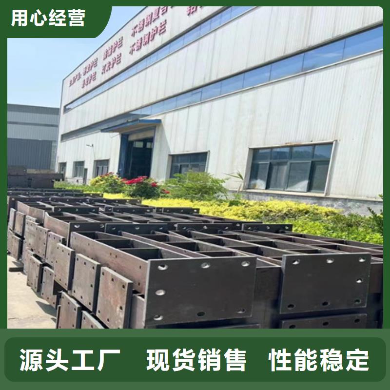 人行道護欄-旋轉(zhuǎn)護欄專注生產(chǎn)N年
