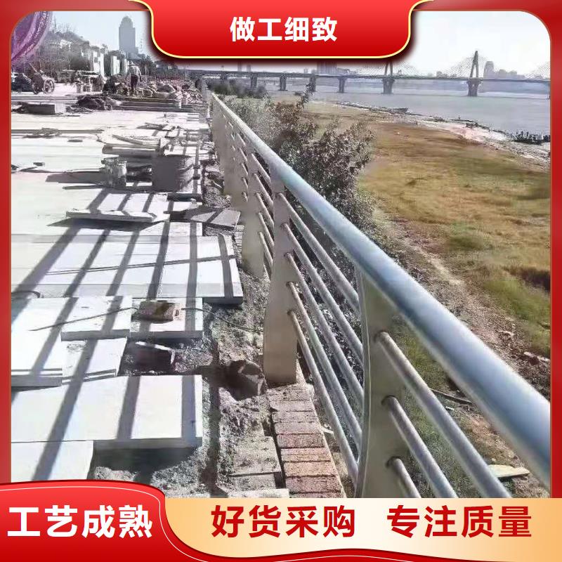 防撞護欄波形護欄板每一處都是匠心制作