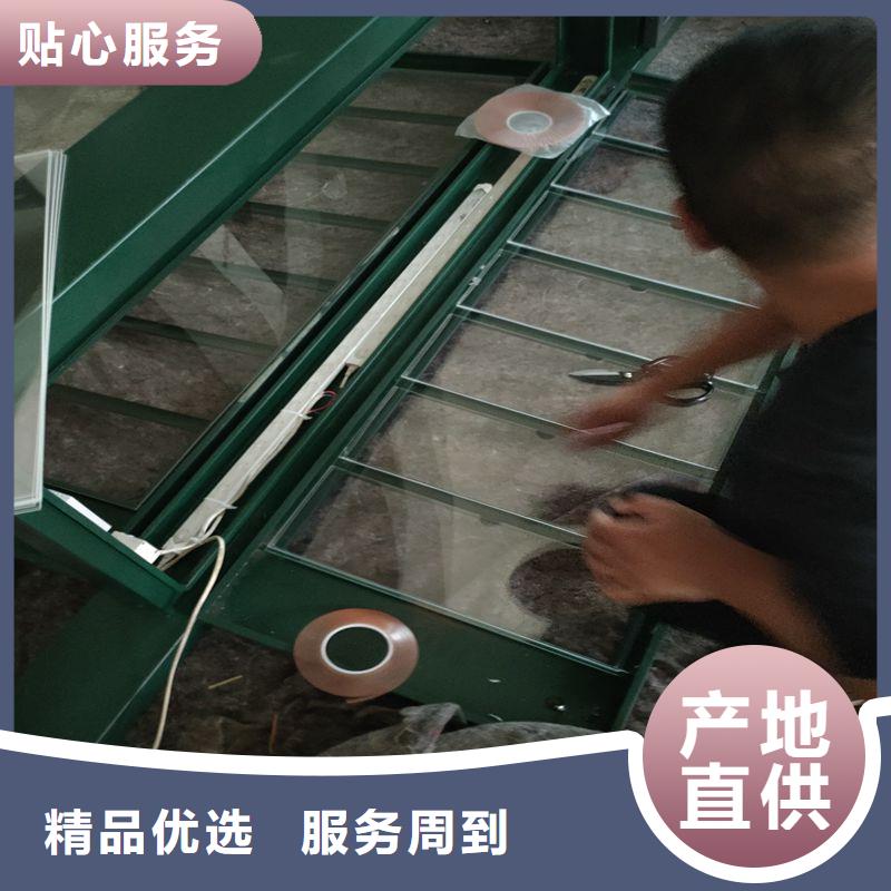 瓊海市新款造型候車亭來廠考察