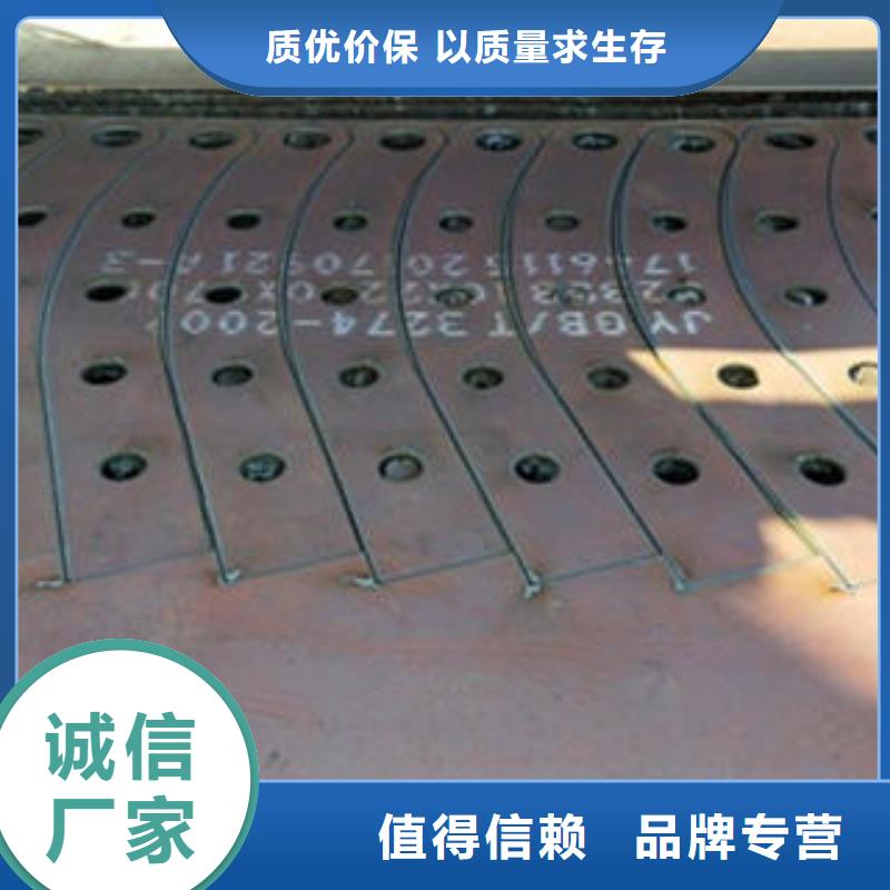 道路隔離欄桿_不銹鋼碳素鋼復合管護欄廠家好貨采購
